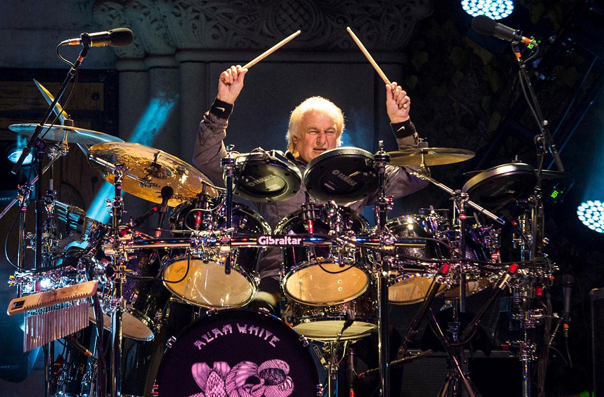 Fallece Alan White, baterísta de YES desde hace más de 4 décadas