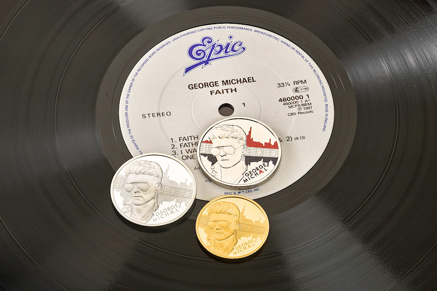 (FOTOS) La fábrica de moneda del Reino Unido presenta nueva moneda coleccionable de George Michael