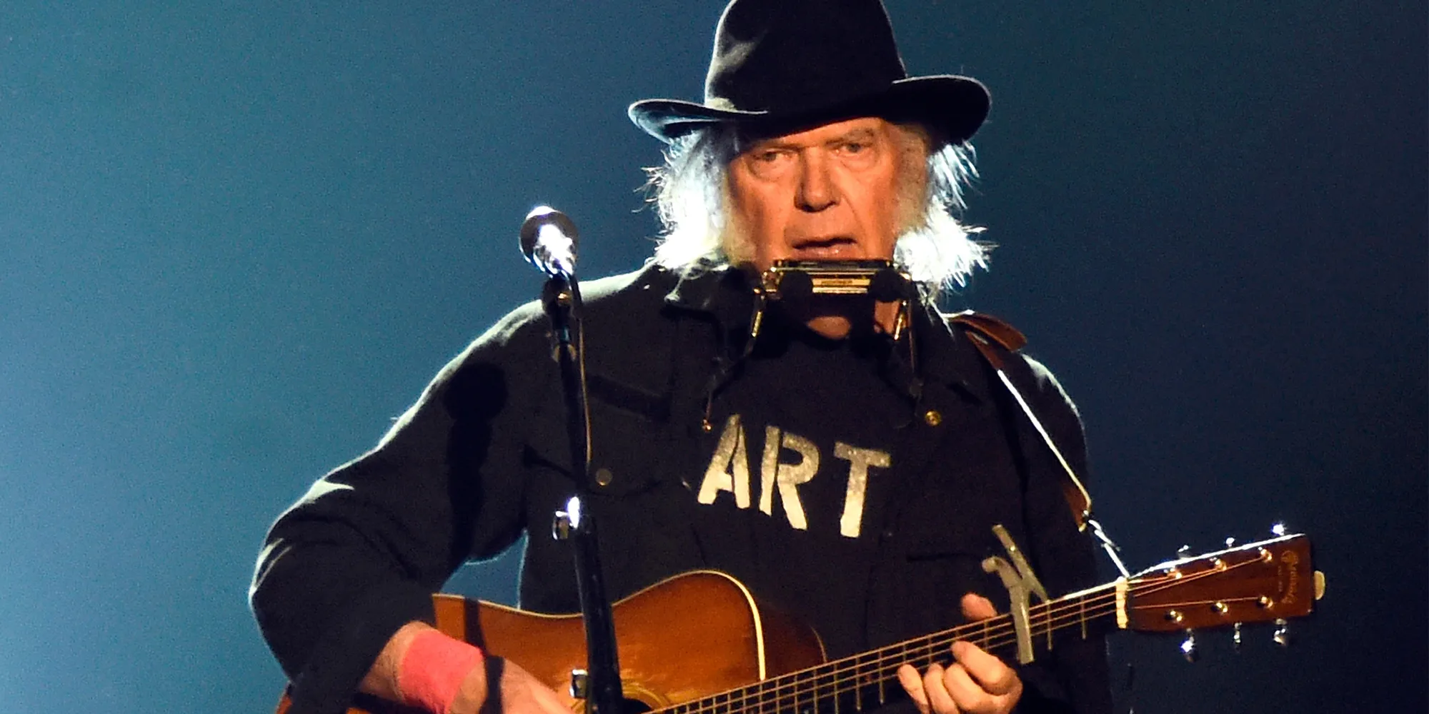 Neil Young prepara un nuevo álbum con canciones escritas en 1963