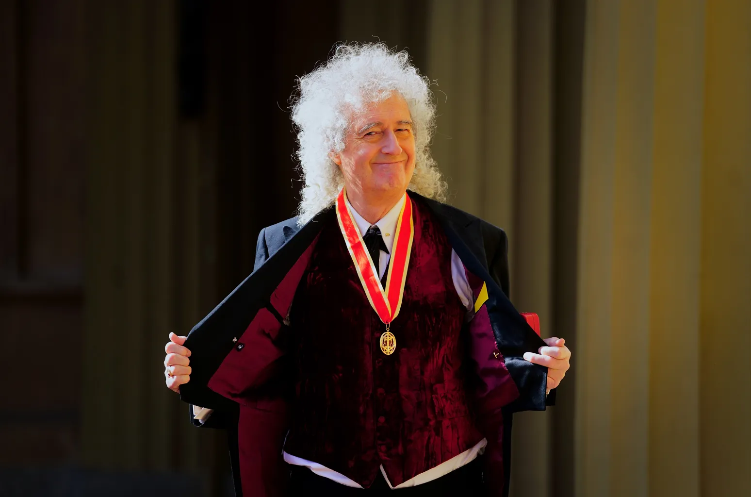 Brian May se burla de la inteligencia artificial tras un curioso error con una portada de Queen