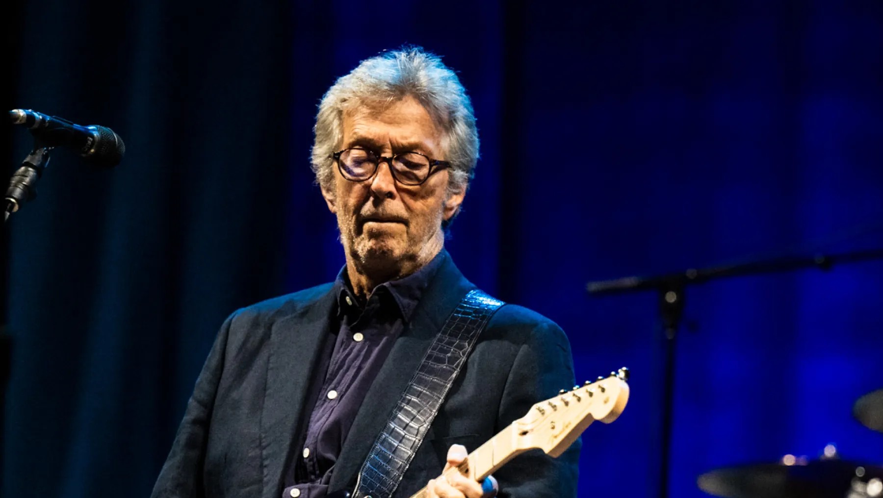 Eric Clapton sorprende en el inicio de su nueva gira con una canción que no tocaba desde 1975
