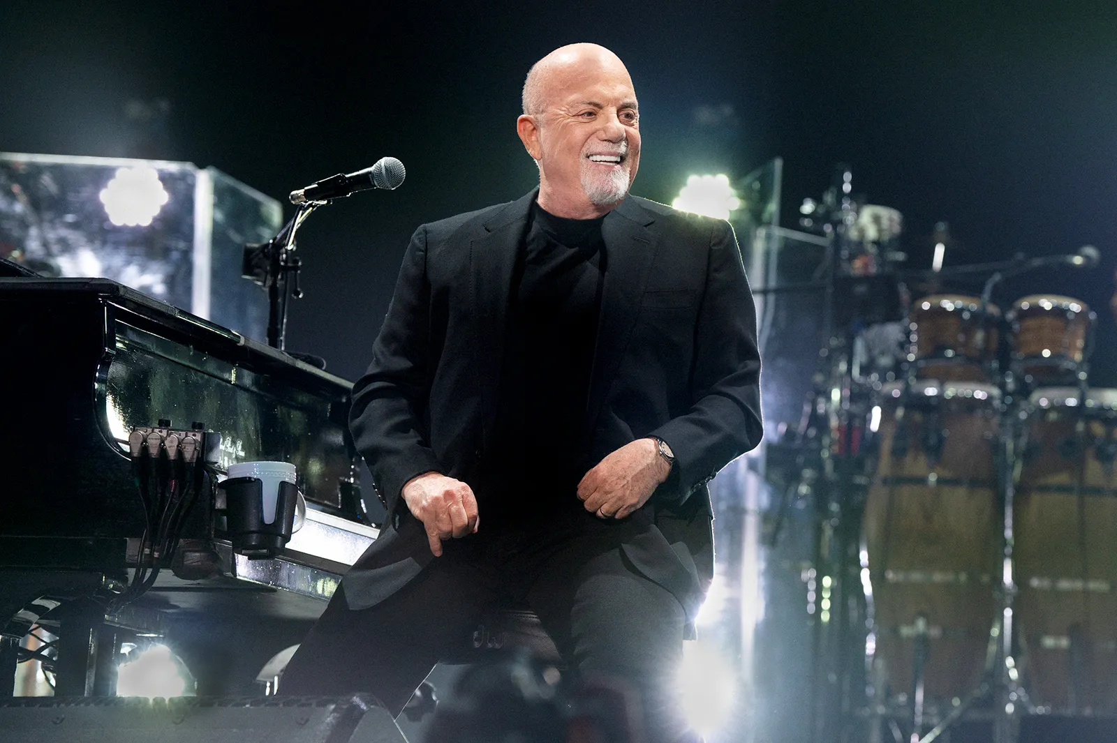 Billy Joel revela que se sometió a una cirugía cerebral y tranquiliza a sus fans